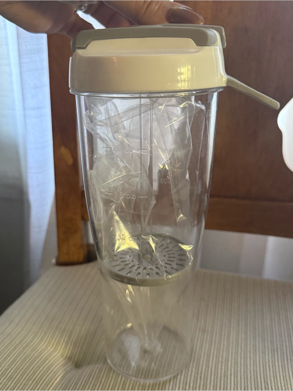 Pampered Chef Clear Plastic Infuser Drink Bottle with White Lid
